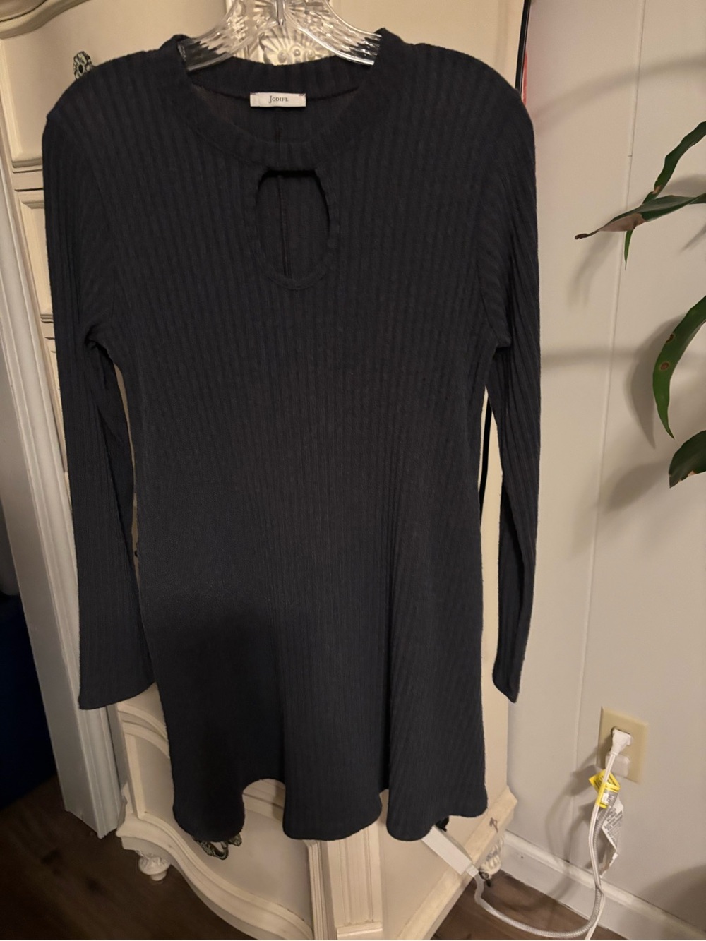 JODIFL Black Ribbed Long-Sleeve Keyhole Dress
